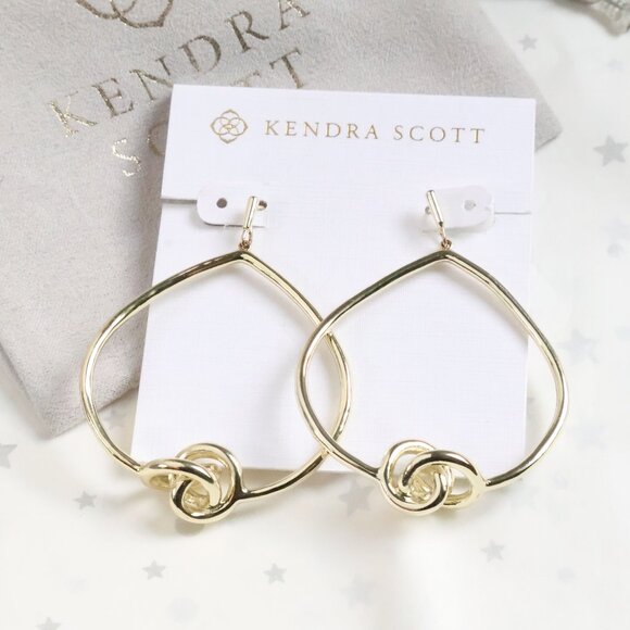 Kendra Scott Jewelry - Kendra Scott Gold Earrings 🌼